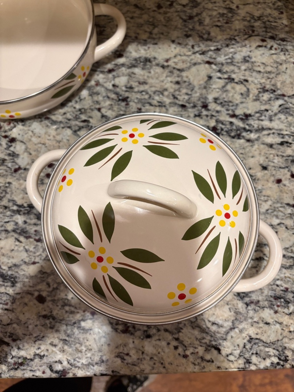 Vintage Temptations by Tara 5 piece Enamel Cookware set - Picture 11 of 16